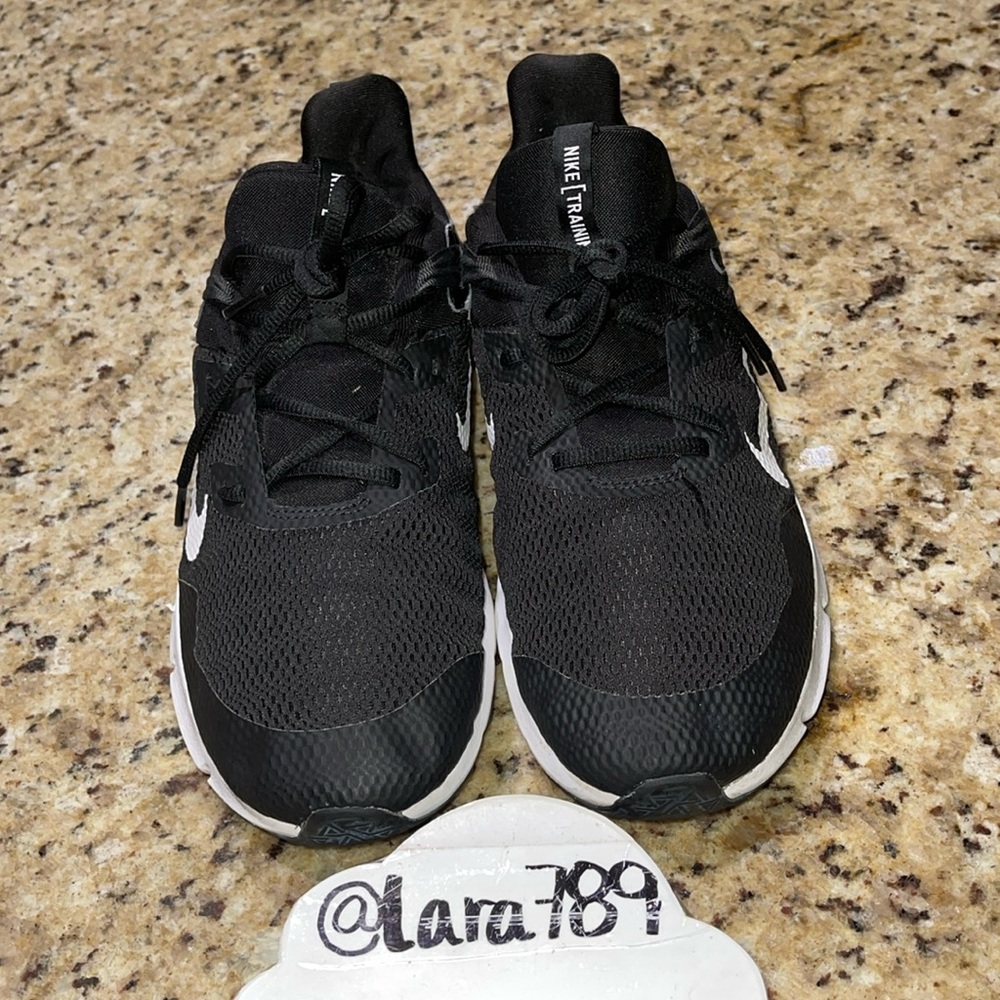 Nike Legend Essential Training